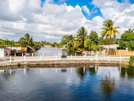 2856 NW 10th Ave, Wilton Manors FL 33311