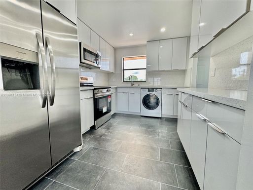 10467 Sunrise Lakes Blvd # 410, Sunrise FL 33322