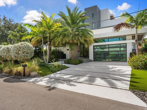 1736 SE 14th St, Fort Lauderdale FL 33316