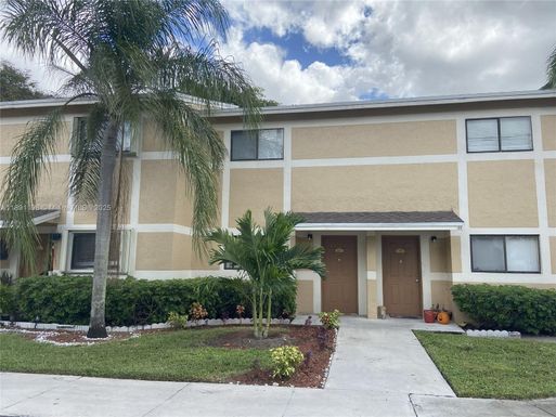 413 E Palm Cir E # 1, Pembroke Pines FL 33025