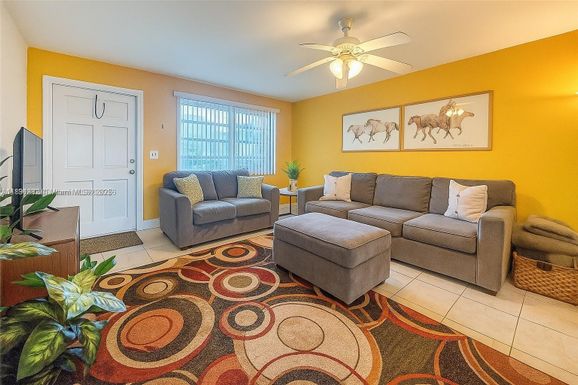 2230 Jackson St # 8W, Hollywood FL 33020