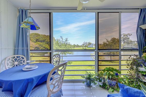 2049 NewCastle C # 2049, Boca Raton FL 33434