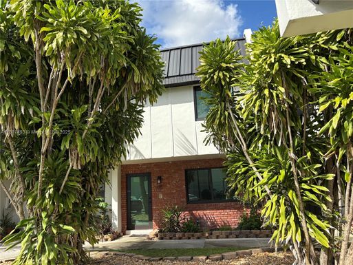 5555 Ludlam Rd # 25, South Miami FL 33155