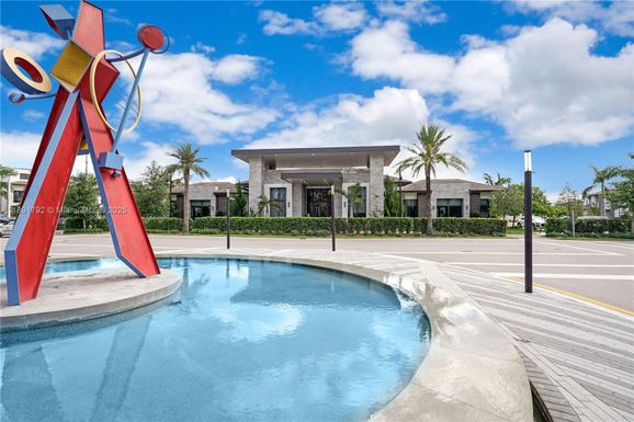 8167 NW 41st St # 203, Doral FL 33166