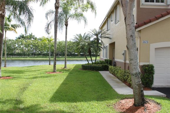 3678 San Simeon Cir, Weston FL 33331