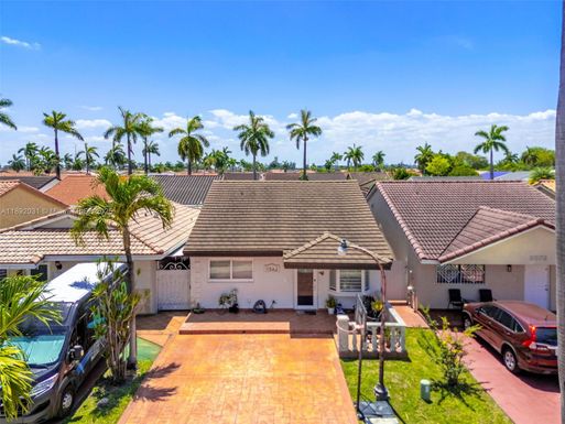 11562 NW 87th Pl, Hialeah Gardens FL 33018