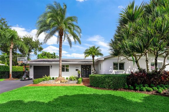 8995 SW 83rd St, Miami FL 33173