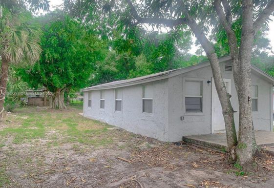 309 N 17th St, Fort Pierce FL 34950