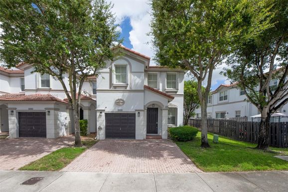 8039 NW 108th Pl, Doral FL 33178