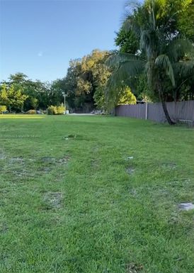 50 NW 156th St, Miami FL 33169