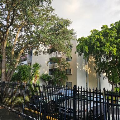 3571 Inverrary Dr # 409, Lauderhill FL 33319