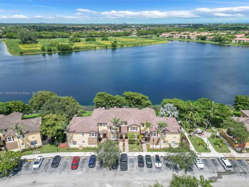 9227 SW 227th St, Cutler Bay FL 33190