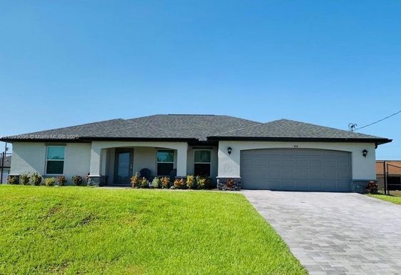 414 NW 23rd Ter, Cape Coral FL 33993