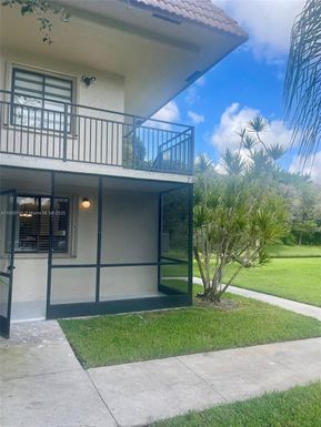 403 Lakeview Dr # 106, Weston FL 33326