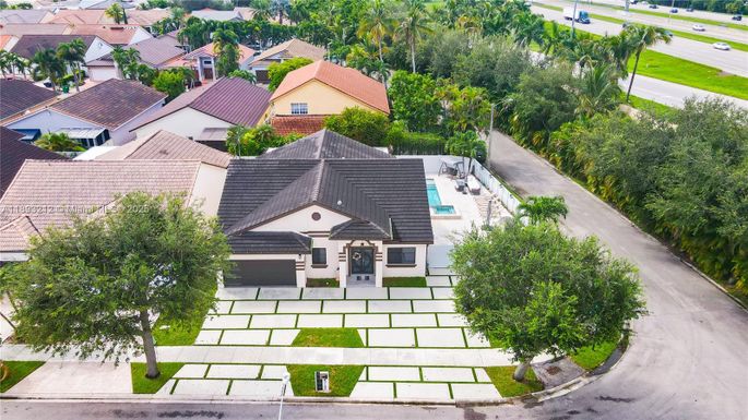 9182 NW 148th St, Miami Lakes FL 33018