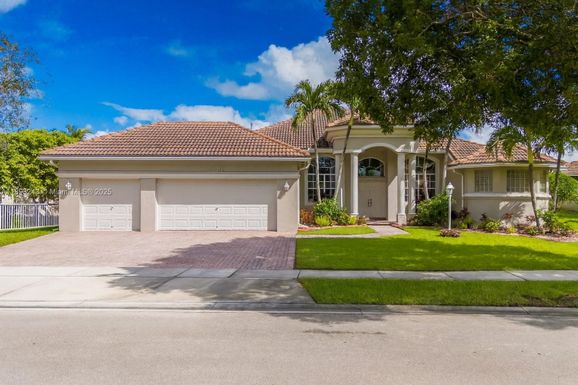 14032 NW 15th Dr, Pembroke Pines FL 33028