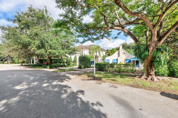 909 SE 5th Ct, Fort Lauderdale FL 33301