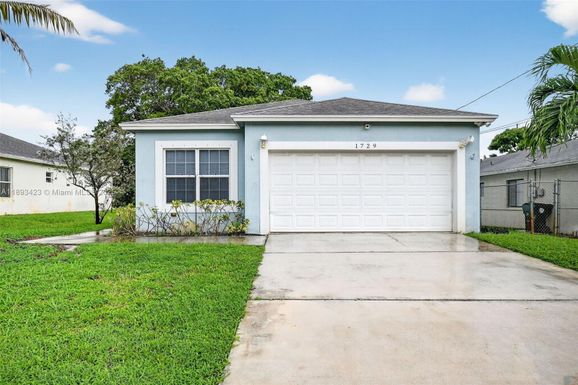 1729 N 11th Ave N, Lake Worth FL 33460
