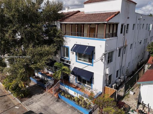 1021 NW 3rd St # 305, Miami FL 33128