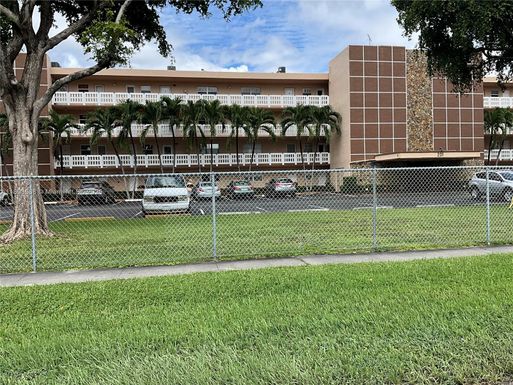 201 SE 11th Ter # 302, Dania Beach FL 33004
