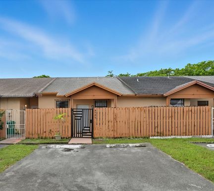 6726 NW 188th Ter, Hialeah FL 33015