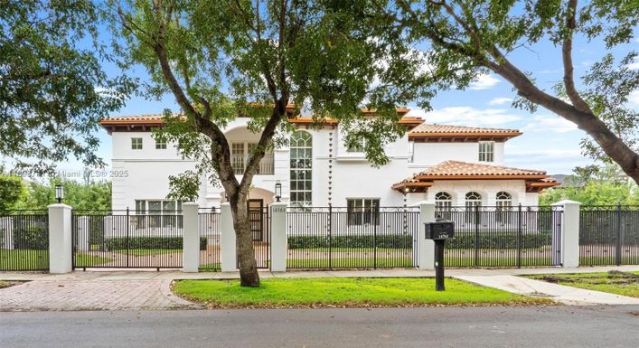 16763 NW 77th Path, Miami Lakes FL 33016