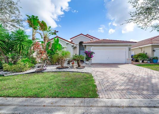 5032 SW 34th Ter, Hollywood FL 33312