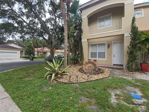 1768 NW 78th Ave, Pembroke Pines FL 33024