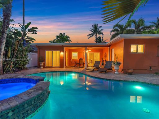 1030 Johnson St, Hollywood FL 33019