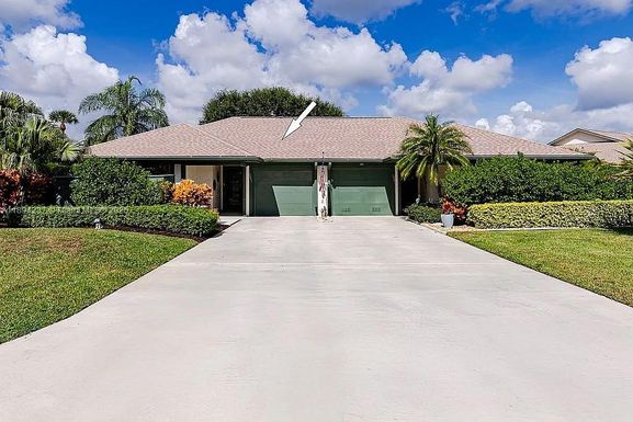 6893 SE Bunker Hill Dr, Hobe Sound FL 33455