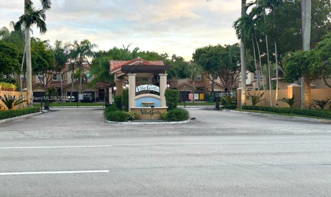 8922 SW 108th Pl, Miami FL 33176