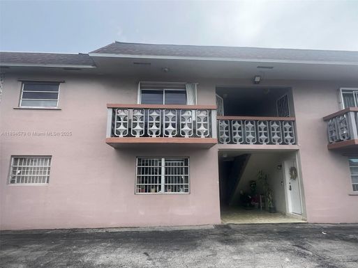 1250 W 26th Pl # 208, Hialeah FL 33010