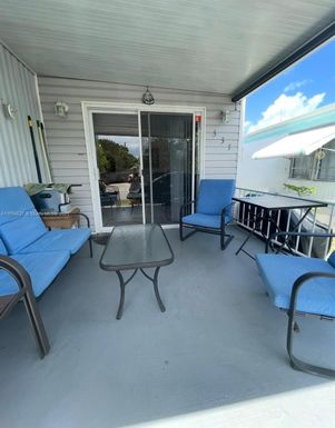 337 Ne 4th ct ct, Hallandale Beach FL 33009