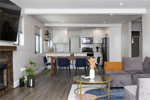 1866 NW 47th St, Miami FL 33142