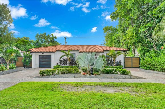 430 Cardinal St, Miami Springs FL 33166