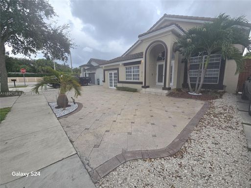 8714 NW 153rd Ter, Miami Lakes FL 33018