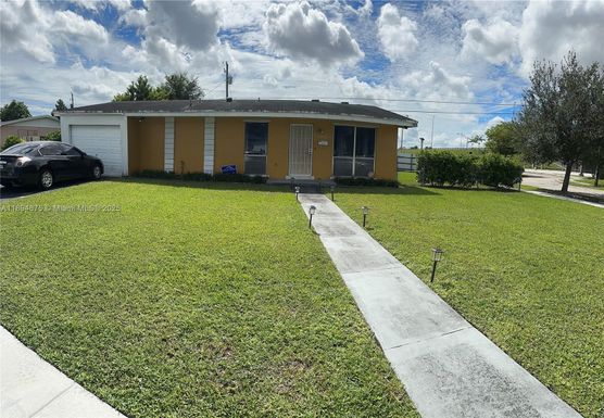 10610 SW 204th Ter, Cutler Bay FL 33189