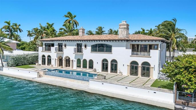 1331 Bay Ter, North Bay Village FL 33141