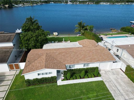 17500 NW 82nd Ct, Hialeah FL 33015
