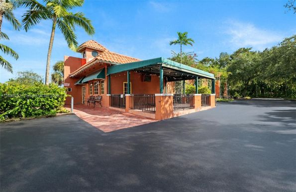 6330 Miramar Pkwy, Miramar FL 33023