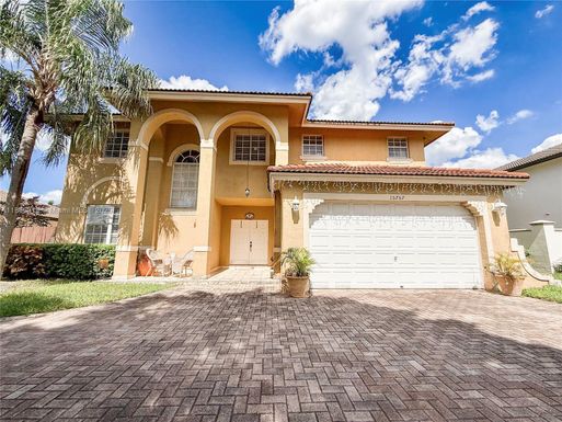 15757 SW 102nd St, Miami FL 33196