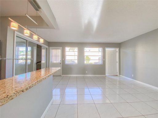 4050 NE 12th Ter # 1, Oakland Park FL 33334