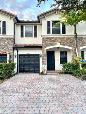 4259 SW 164th Ct, Miami FL 33185