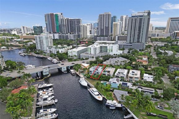 453 SW 5th Ave, Fort Lauderdale FL 33315