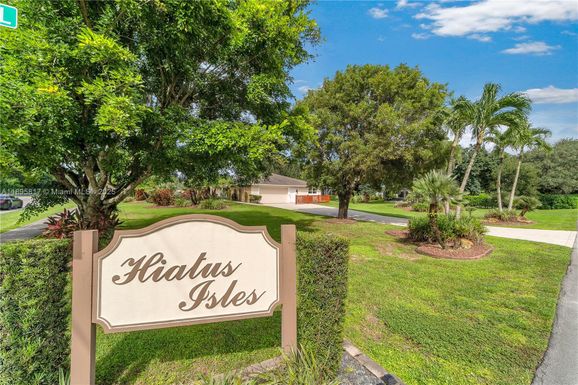 4020 SW 112th Ave, Davie FL 33330