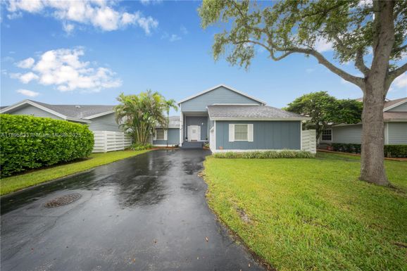 14823 SW 139th Ct, Miami FL 33186