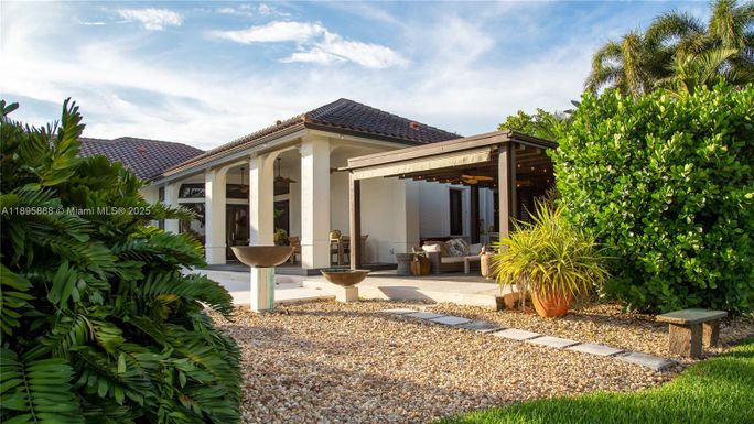 2880 Windmill Ranch Rd, Weston FL 33331