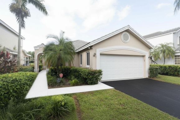 2917 Myrtle Oak Cir, Davie FL 33328