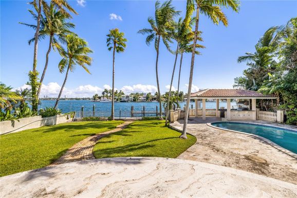 617 E Dilido Dr, Miami Beach FL 33139