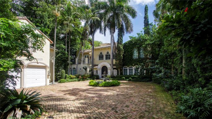 5801 Pine Tree Dr, Miami Beach FL 33140